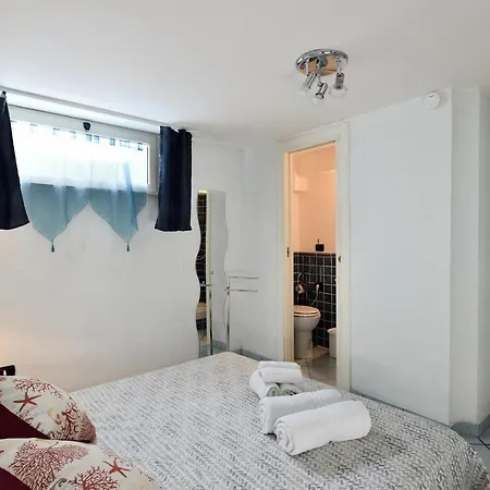 Beach-front Boutique Lido 113 Appartement